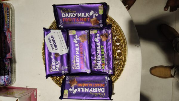 oplus_2097152 DAIRY MILK BLACK FOREST